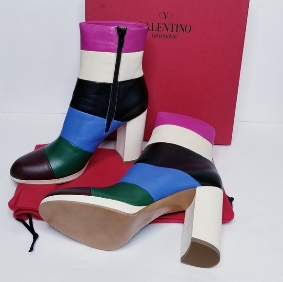 Valentino Garavani Ankle  Boots - Picture 1 of 16